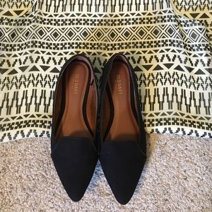 Black pointed flats