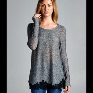Fabulous grey and black pullover top ! 💞