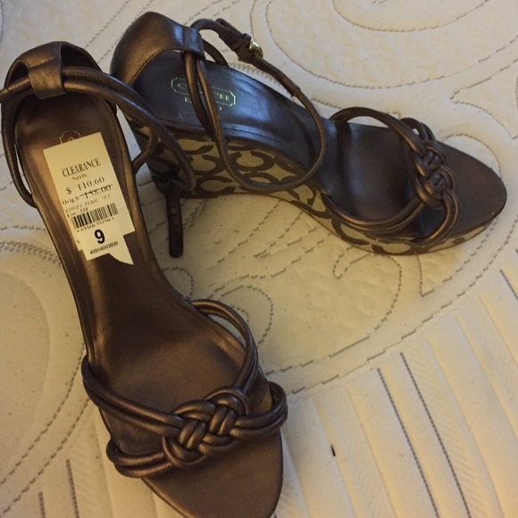 Size 9 NWT Coach shoes !