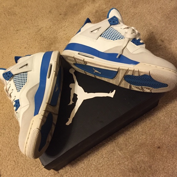 Air Jordan 4 Retro (GS) - Picture 2 of 4