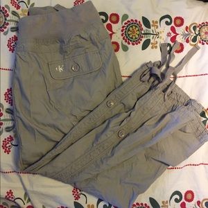 Khaki Calvin Kline cargo capris
