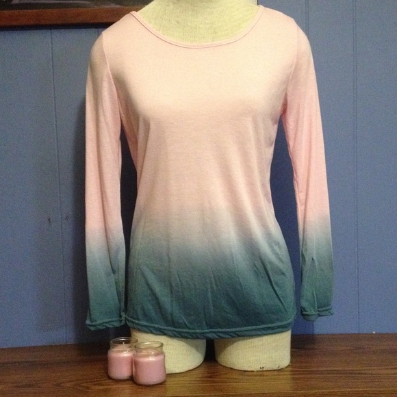 Tops - NWOT Tie-dye long sleeve blouse