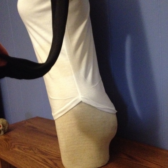 SOLD ❌❌NWT White & Black long sleeve shirt - Picture 2 of 3