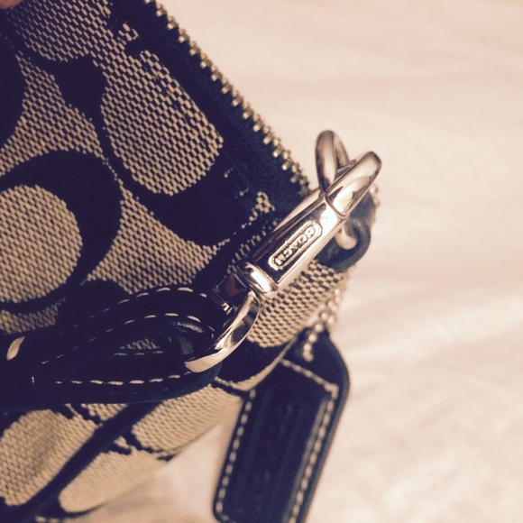 Small Coach Bag - Picture 2 of 4