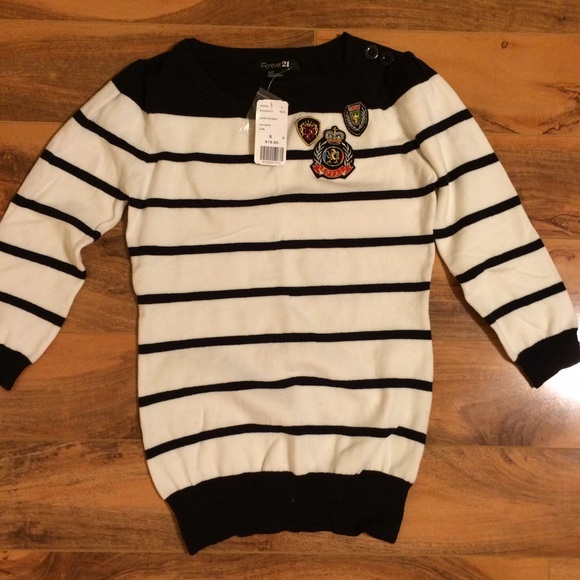 Forever 21 NWT light weight sweater