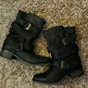 Steve Madden Brewzzer Buckle Moto Boots 7.5
