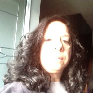 Meet your Posher, Carmela