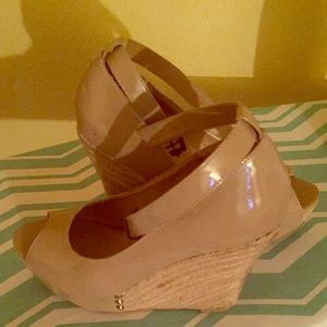 Chinese Laundry Wedges