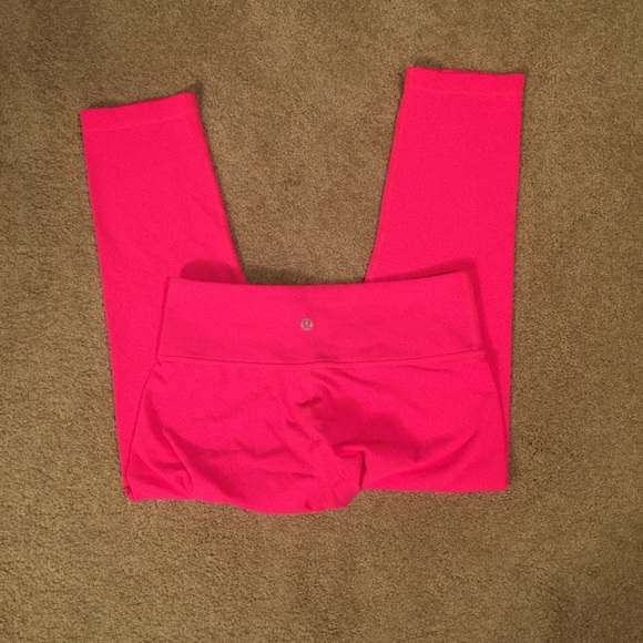 Lululemon wunder under crops
