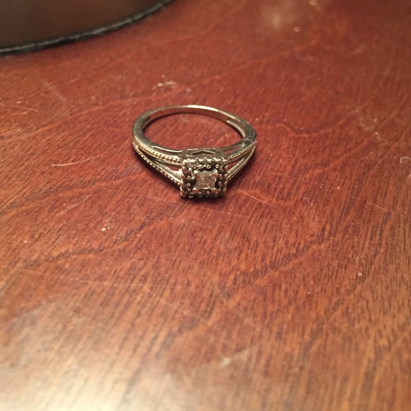 Beautiful white gold diamond promise ring