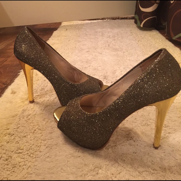 gold and sexy 😉👌👠