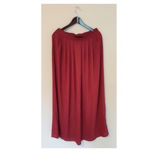 Crimson Pleated Maxi Skirt | Love21 (M)