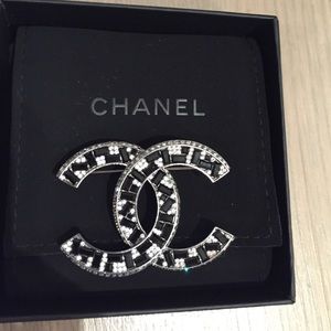 Bonjour Chanel art déco brooch