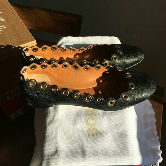 Chloe Scalloped Flats