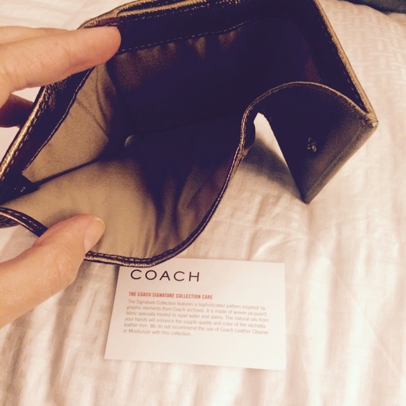 Coach Wallet - Picture 4 of 4