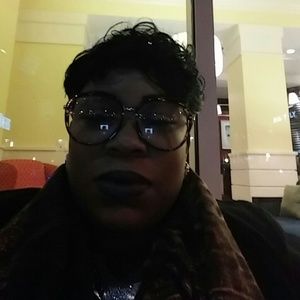 Meet your Posher, Nikisha