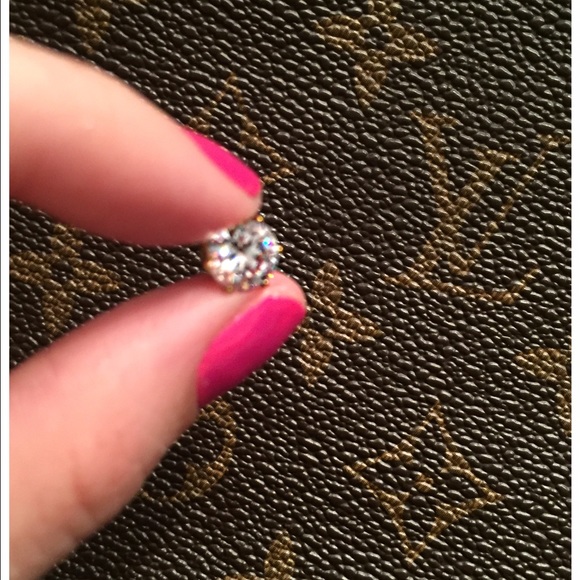 Diamond studs , medium size❤️ - Picture 3 of 3