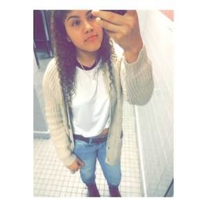 Meet your Posher, Estefany