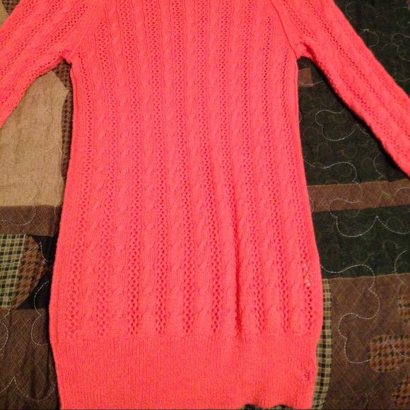 American Eagle Coral Sweater - Picture 2 of 4