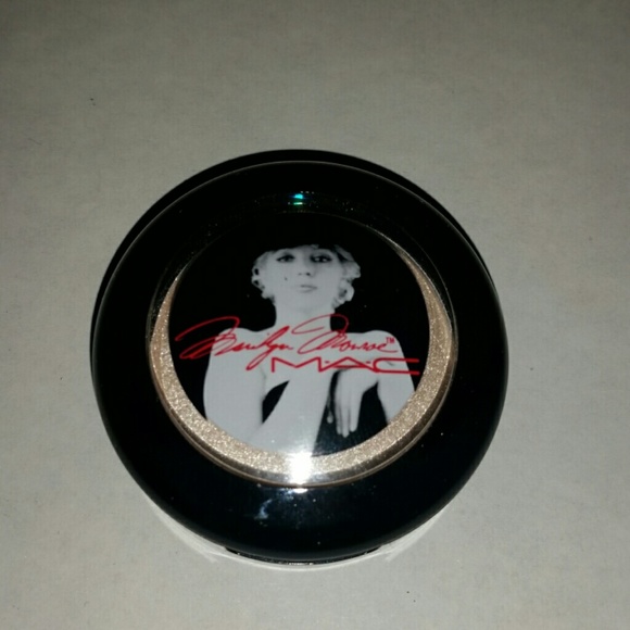 MAC Eyeshadow Marilyn Monroe