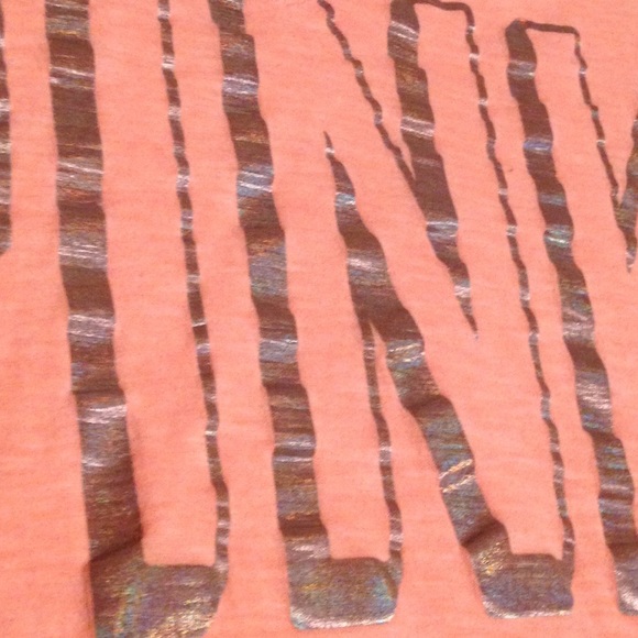 Peach VS tee - Picture 2 of 3