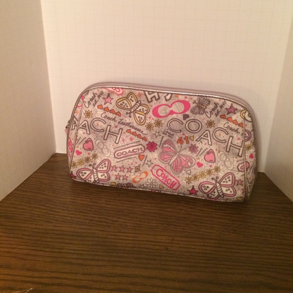 Cute COACH POPPY  makeup bag!