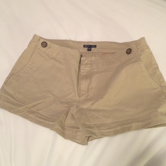 Tan GAP shorts