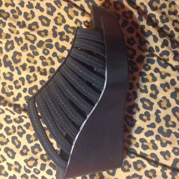 Black wedges - Picture 2 of 4