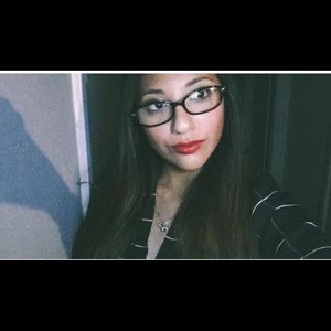 Meet your Posher, Lena