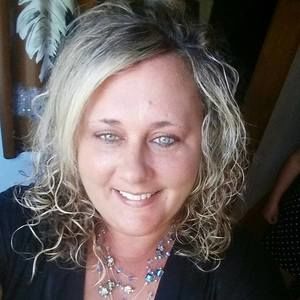 Meet your Posher, Dena