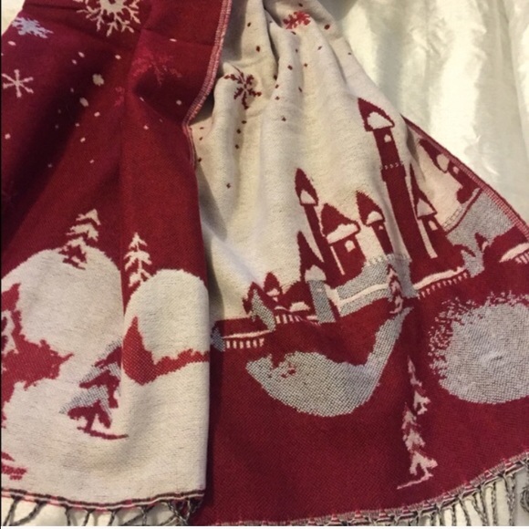 ❤️WINTERSCAPES FRINGE SCARF! - Picture 3 of 3