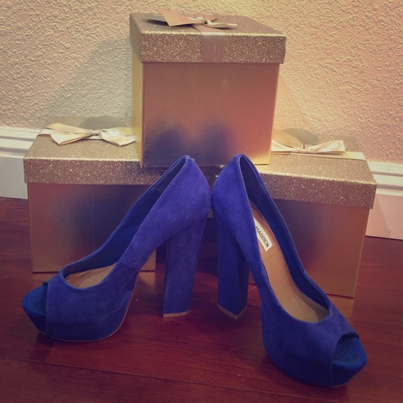 Steve Madden suede heels