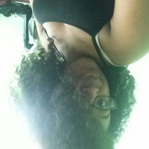 Meet your Posher, Arielle