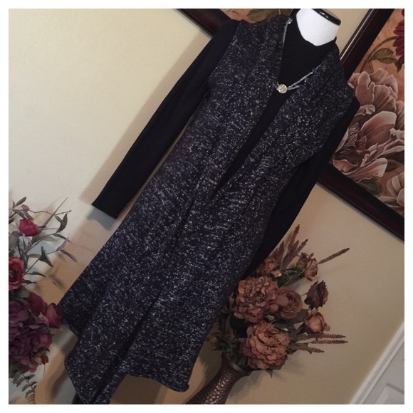 IMAN Sweaters - 💥1 HOUR SALE💥🎉HP🎉Black Sleeveless Cardigan