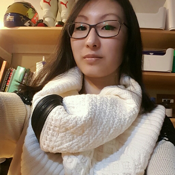 Reserved! NWOT Club Monaco Zippered Snood