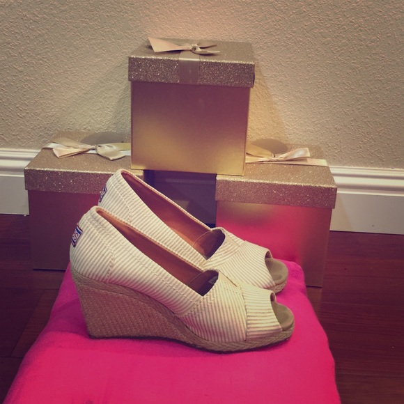 Bobs peep toe wedges