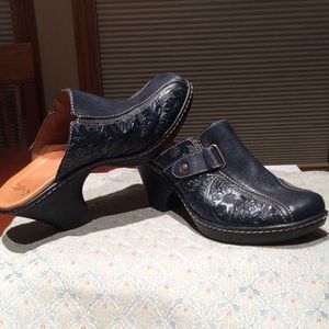 SOFFT Leather Clog