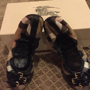 Burberry Flats