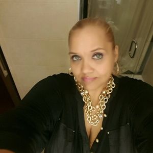 Meet your Posher, Michele