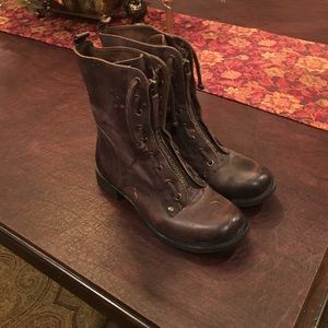 Nine West leather Boots. Perfect for fall outfits!