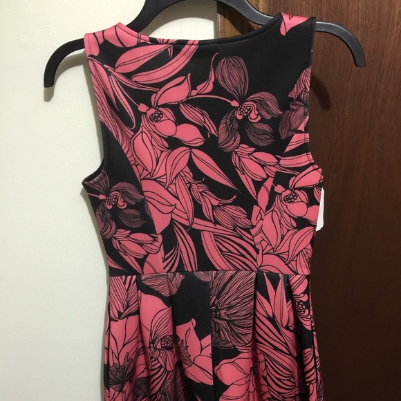 ❤️SOLD❤️BUY2DAY..Brand New Sleeveless Dress👗👠 - Picture 4 of 4