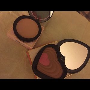 Too Faced bundle. Hold for @swaggobella
