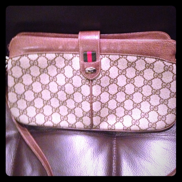 Vintage Gucci Clutch w/Straps