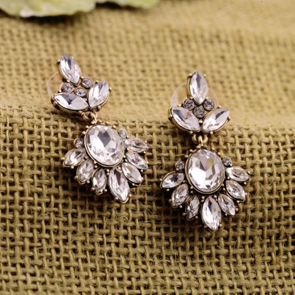 SALE‼️ Crystal Petite Statement Earrings - Picture 2 of 4