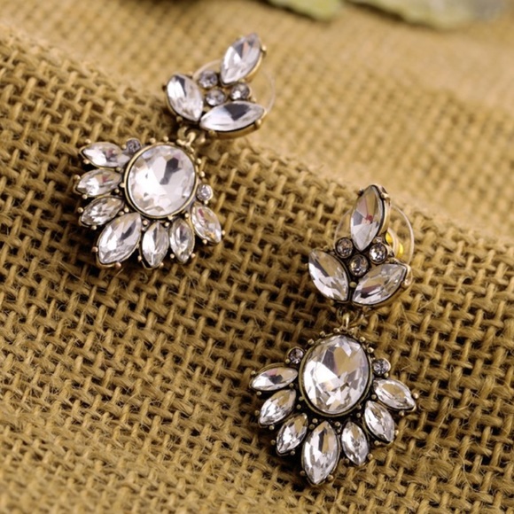 SALE‼️ Crystal Petite Statement Earrings - Picture 3 of 4