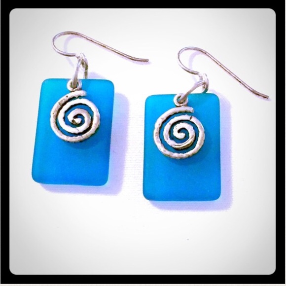 NWOT Artist-made silver & blue glass earrings