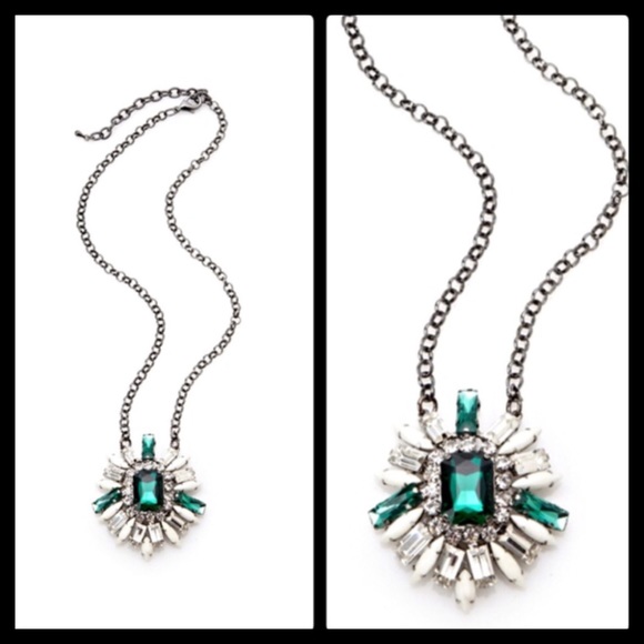 ❌SOLD NECKLACE Emerald Silver Statement Necklace - Picture 2 of 4