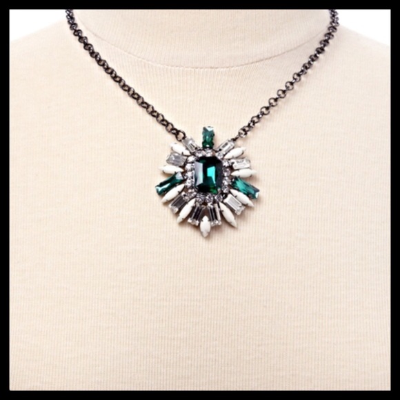 ❌SOLD NECKLACE Emerald Silver Statement Necklace - Picture 3 of 4