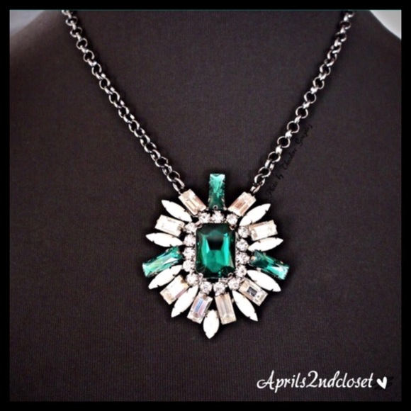 ❌SOLD NECKLACE Emerald Silver Statement Necklace - Picture 4 of 4