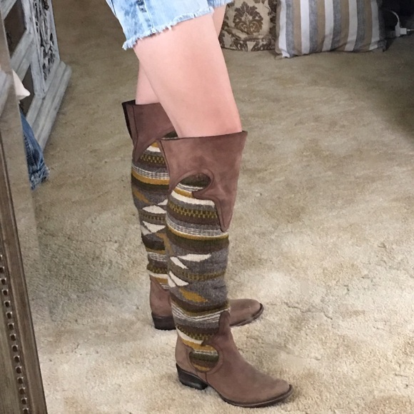 Steve Madden Caballero FREEBIRD Blanket Boots
